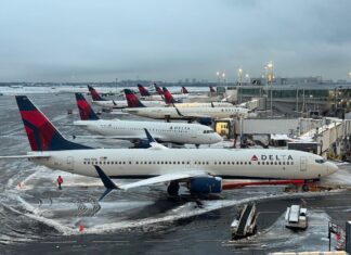 Напружений обмін Уколами в JFK: Конфлікт Пілота Delta та Диспетчера