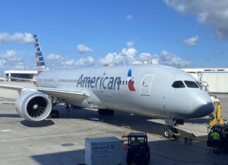 Пілоти American Airlines Загострюють Конфлікт з Посібником, Погрожуючи Більш Широкими Діями