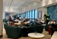 Преміальні Подорожі: Чому Люди стоять в Черзі в Лаунжі Аеропортів