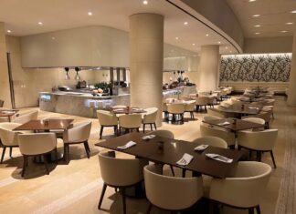 World of Hyatt Club Access Awards: Практичний Посібник