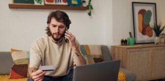 Comment éviter les arnaques aux centres d’appels des compagnies aériennes : protéger votre argent