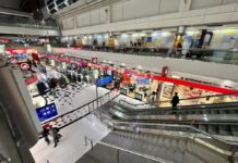 Мандрівники у Замкнутому Колі: Авіакомпанії та Онлайн-Агентства Звалюють Провину за Збої Рейсів через Конфлікт в Ірані