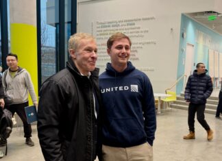 Попит на авіаперельоти залишається високим, незважаючи на конфлікт на Близькому Сході, заявив глава United Airlines