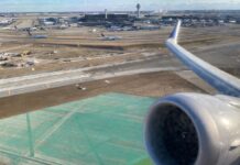 Інцидент з Boeing 737 United: Пілоти здійснили зліт з краю смуги, продовжили політ без огляду