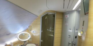 Emirates Eyes Next Frontier in Luxury: banheiros privativos para primeira classe