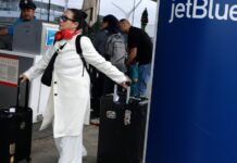 Linie lotnicze podnoszą opłaty za bagaż w związku z rosnącymi cenami paliwa