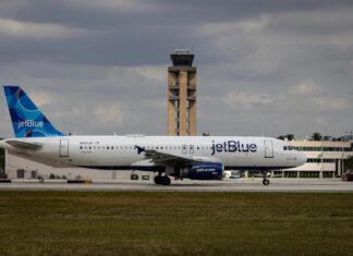 JetBlue прощається із сусідом Бостона заради Флориди