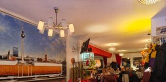Nostalgie in Brotkrumen bei Der Volkskammer