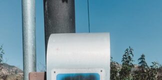 Як скористатися автоматом «Лінія прощань» у національному лісі Ангелес в Альтadena
